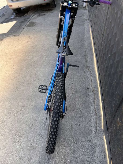 YT Tues cf pro race 2018 колело мекица