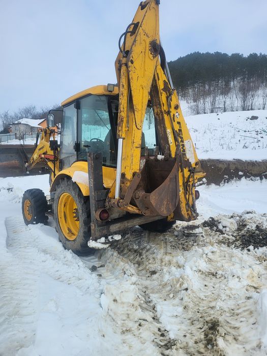 Vând buldoexcavator fermec terex