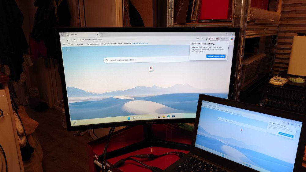 Монитор Samsung 24 инча C24F396FHU