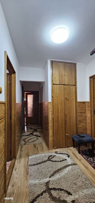 Vandapartament de 3 camere,decomandate ,confort 1 situat pe str.Uzinei