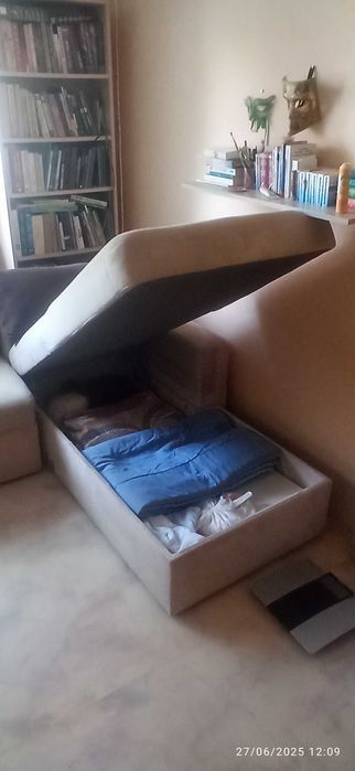 Холов диван с подматрак и холова маса