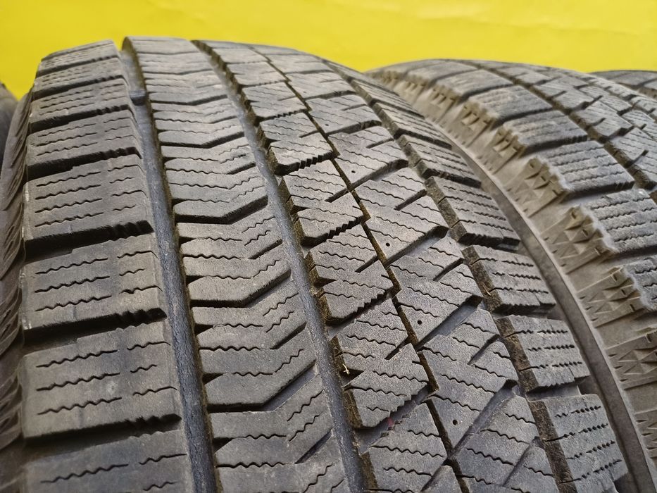 Шины 195/65 R15 Bridgestone комплект.