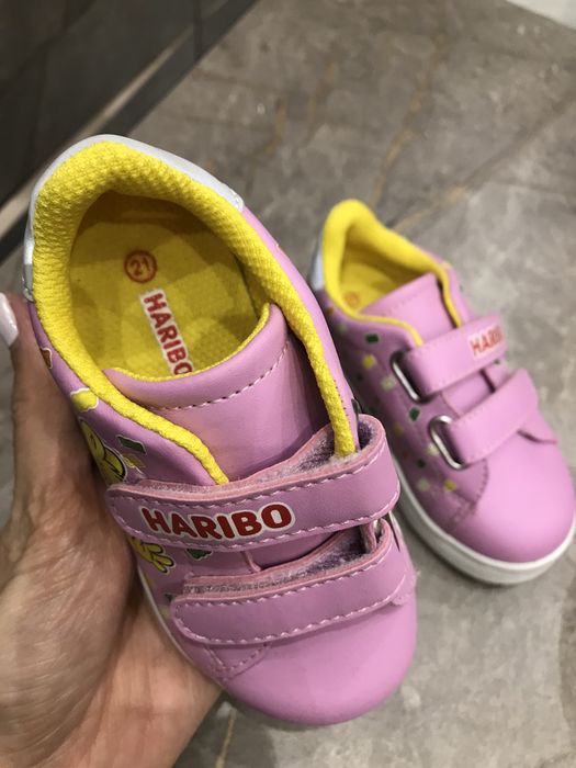 Детские кроссовки