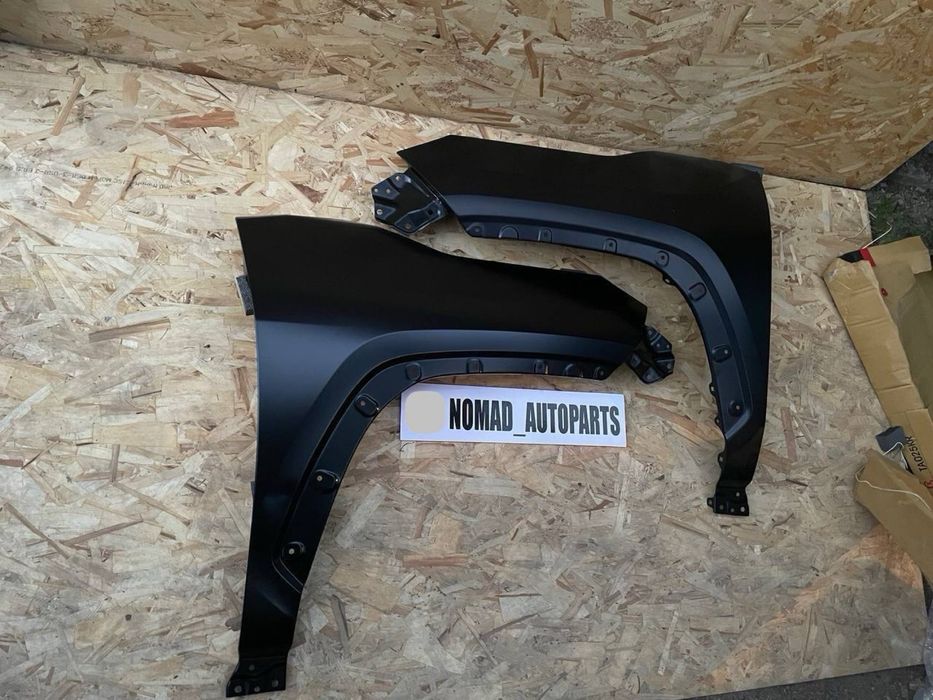 Крыло передний на Рав4 20-23