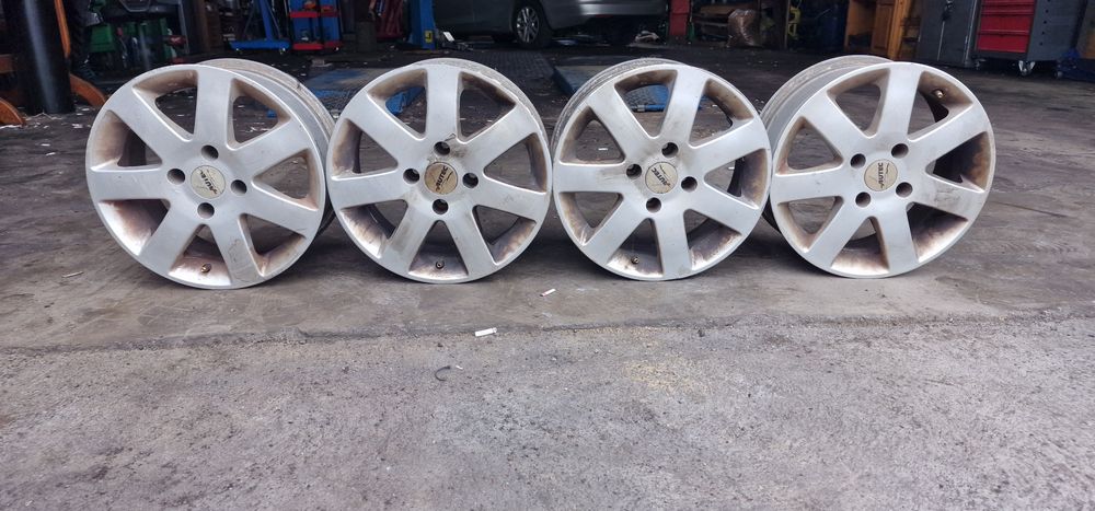 Джанти Пежо/Ситроен 15цола 4×108 300лв.