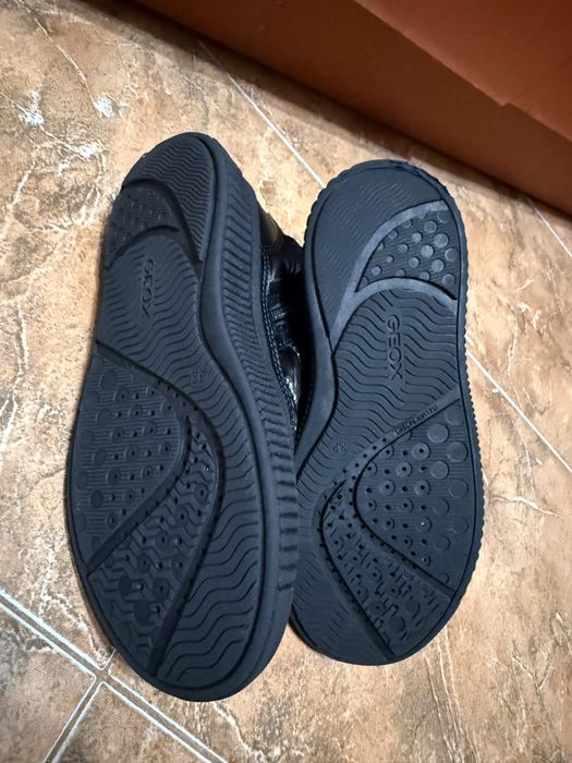 Черни сникърси/ боти Geox