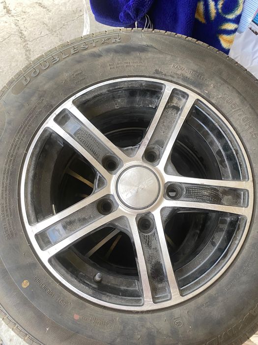 Продам шины с дисками 205.70.R 15
