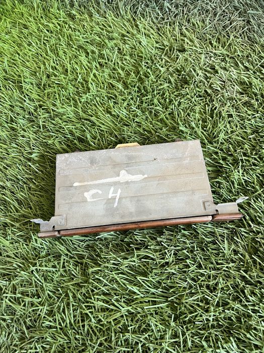 Пепельница на Ауди С4