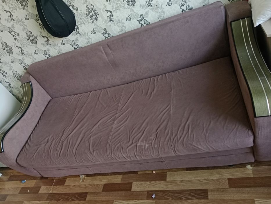 Диван в хорошом состоянии