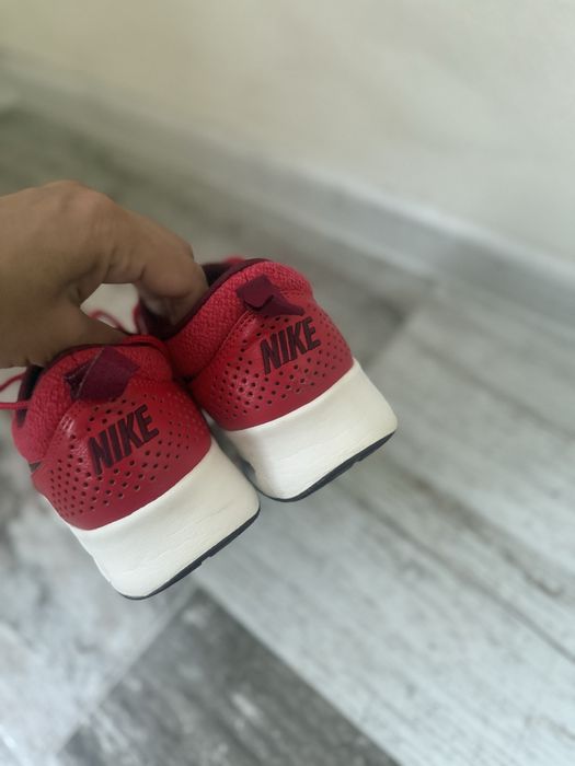 Маратонки Nike 39 номер