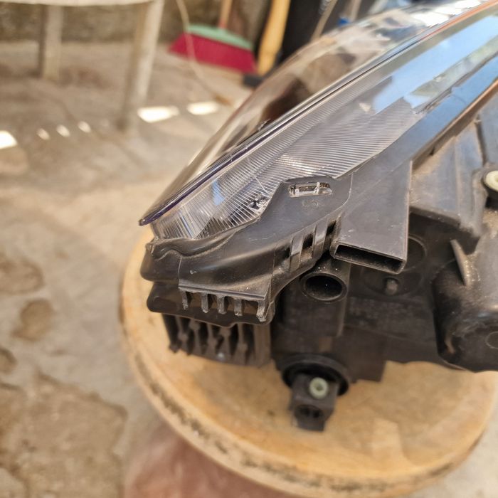 Ford KUGA led 2021 ляв фар