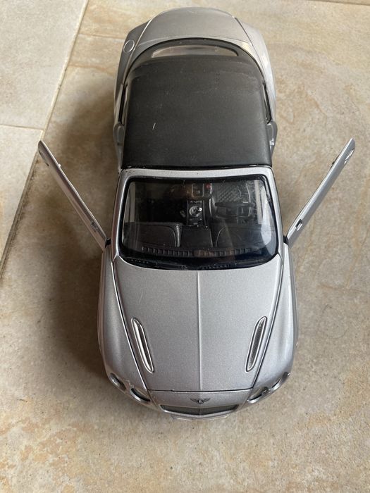 Колички Ferrari и Bentley continental supersprt