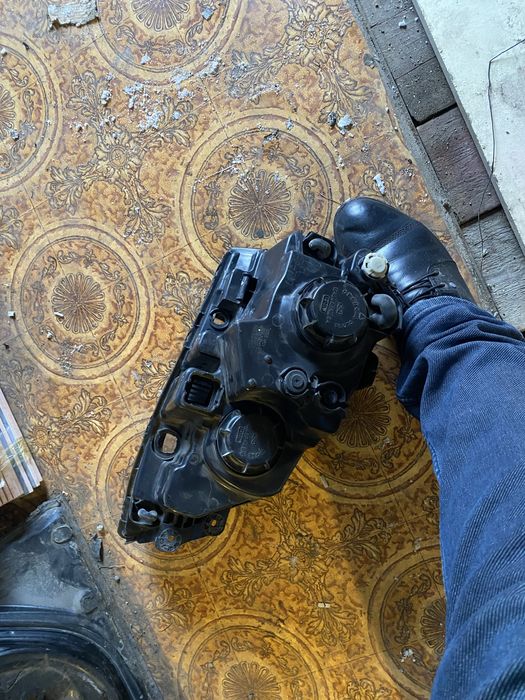 Продам фару лев кия соренто