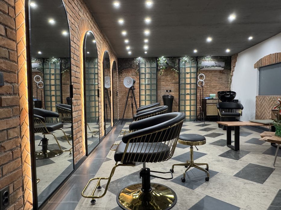 Disponibile chirie locuri coafeza /frizer /cosmetica/ barber