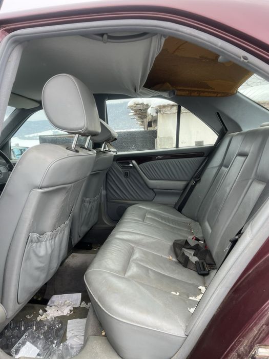 Mercedes c230 2.3 бензин автоматик 100000км