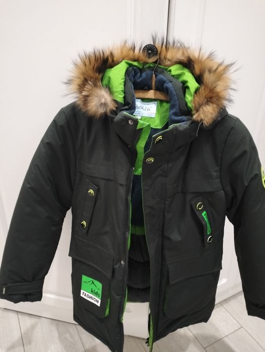 Продам куртку на мальчика