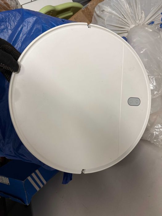 Робот-пылесос Xiaomi Mi Robot Vacuum-Mop Essential