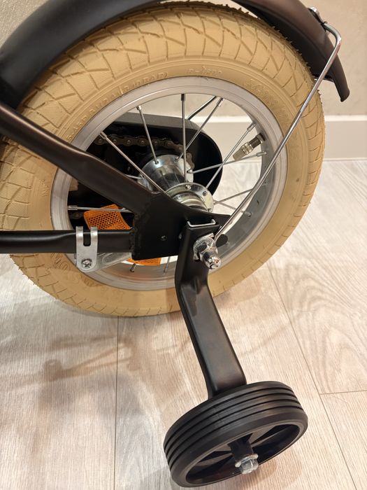 Чисто ново колело 12 цола Sjoef Амстердамско производство