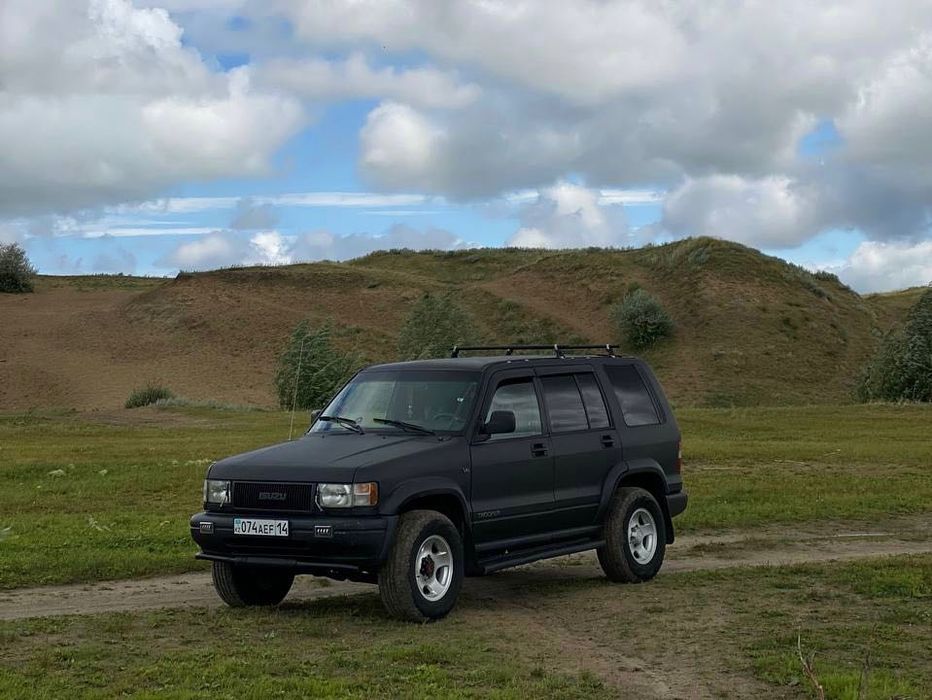 Продам автомашину Isuzu Trooper