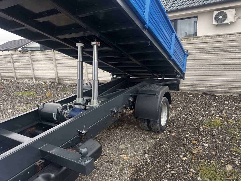 Iveco basculabil pe 3 parti