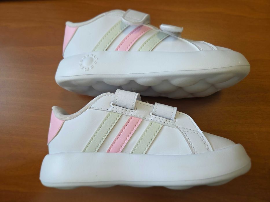 Маратонки Adidas BubbleComfy