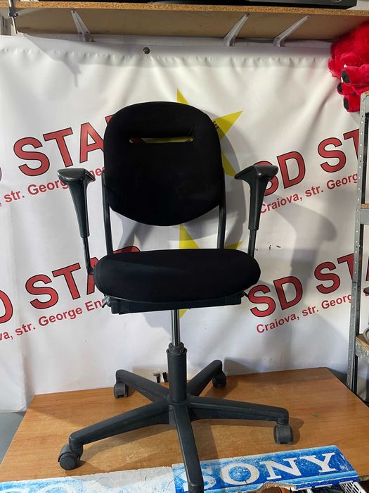 Scaun rotativ , ergonomic ,reglabil pentru birou Made in Olanda