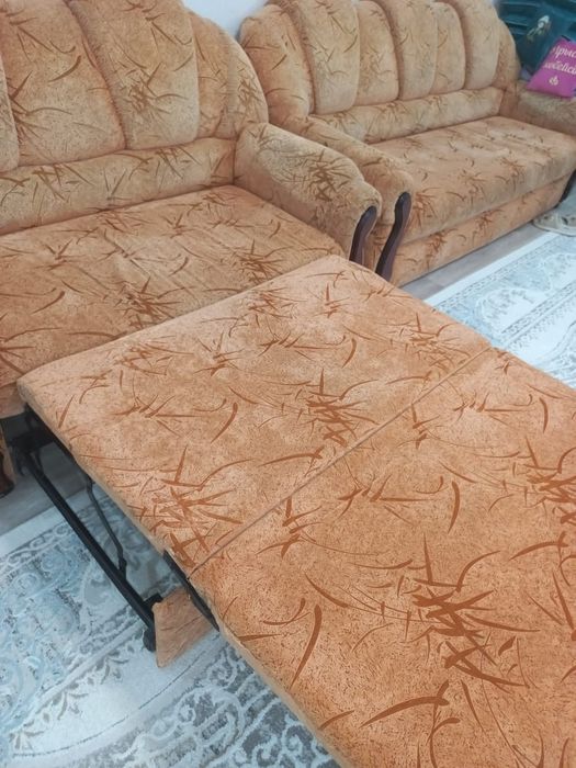 Оба дивана за 30