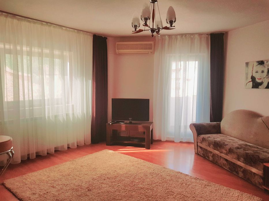 Inchiriez Ap 2 camere decomandat. P-ța M.Vit.direct proprietar - Vedere Bvd+BONUS: GARANTIE 2 RATE