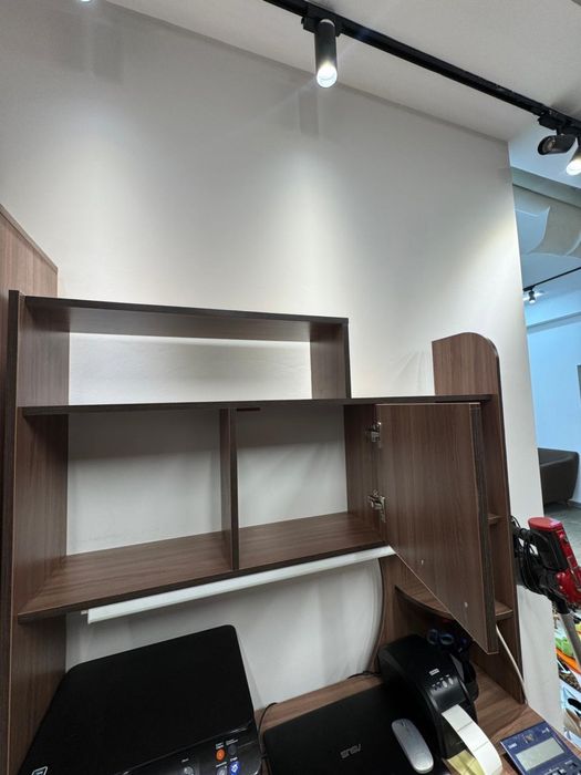 Рабочий офисный стол