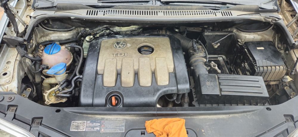 Фолксваген Туран 2.0 136кс на части VW Touran 2.0tdi 136 na chasti