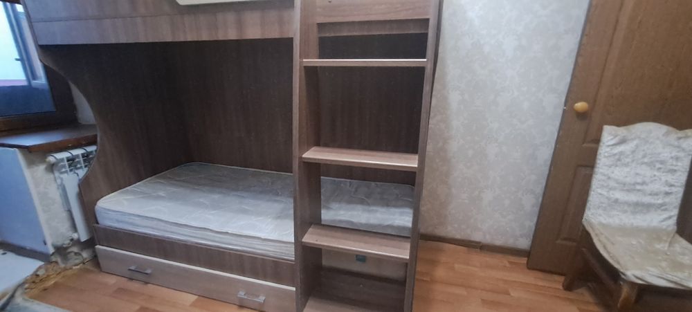 Двухярусная кровать
