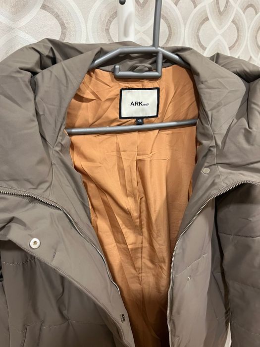 Продам зимний пуховик