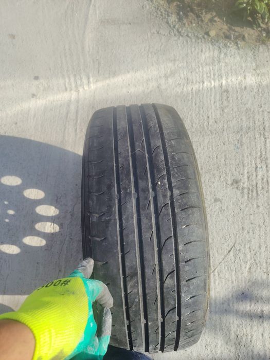 Vând rezervă BMW e46  E39 etc plus două anvelope bonus