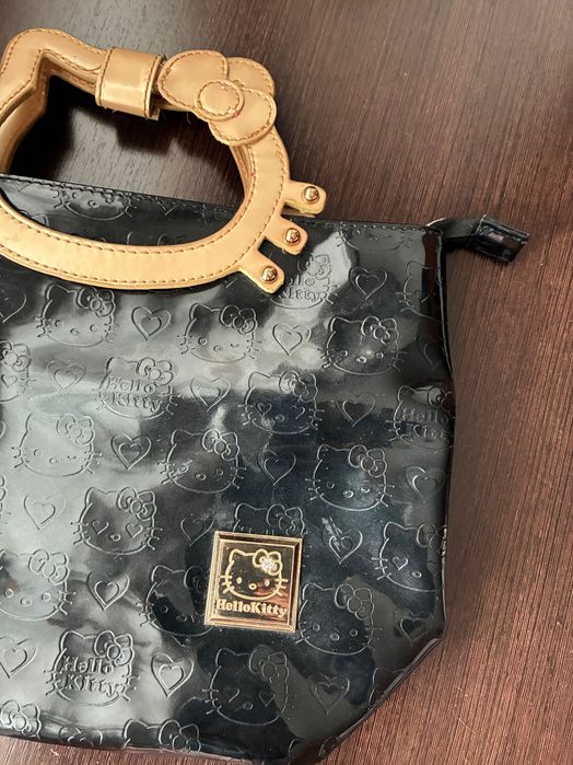 Vând geanta Hello Kitty