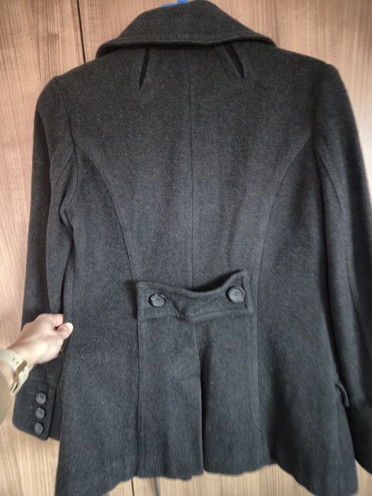 Черно вълнено палто Mango S