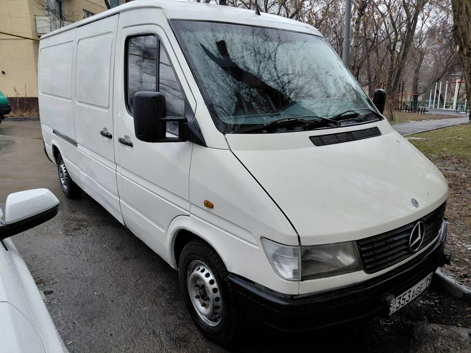Мерседес бенц спринтер 1996г.в объем 2.3м