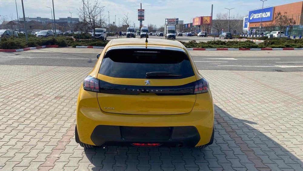 Vand Peugeot 208 Benzina Unic proprietar