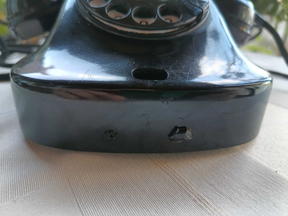Работещ бакелитов телефон 1963 г. от Телефонен завод Белоградчик