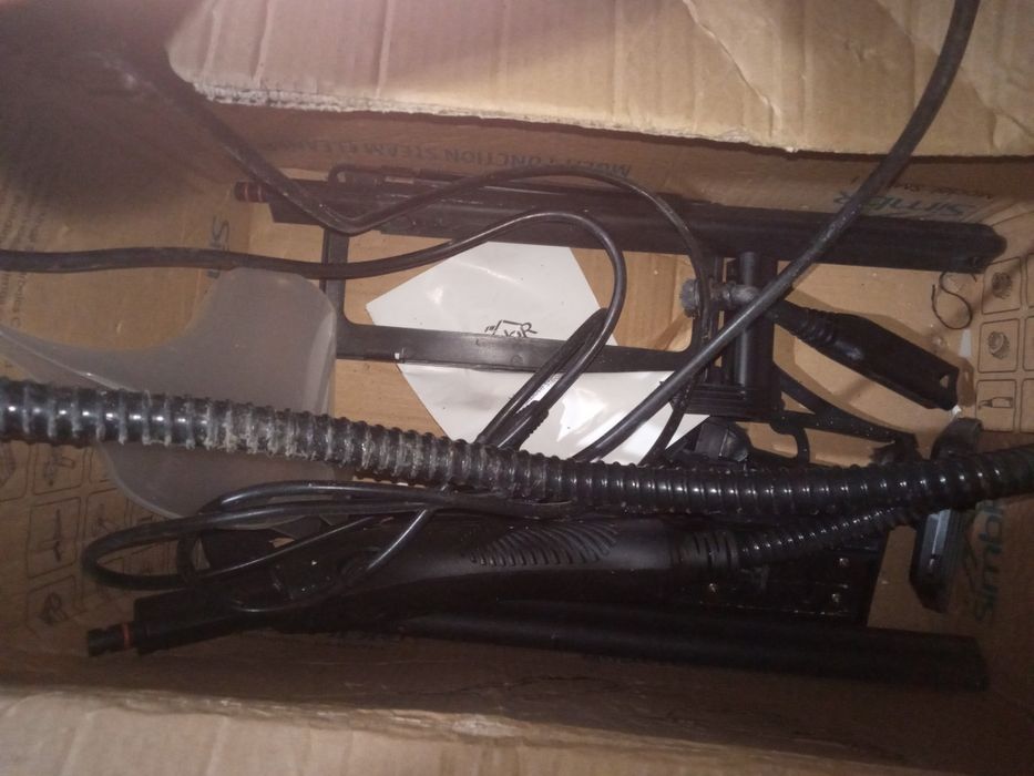 Vând aparat de curățat cu aburi Simbr