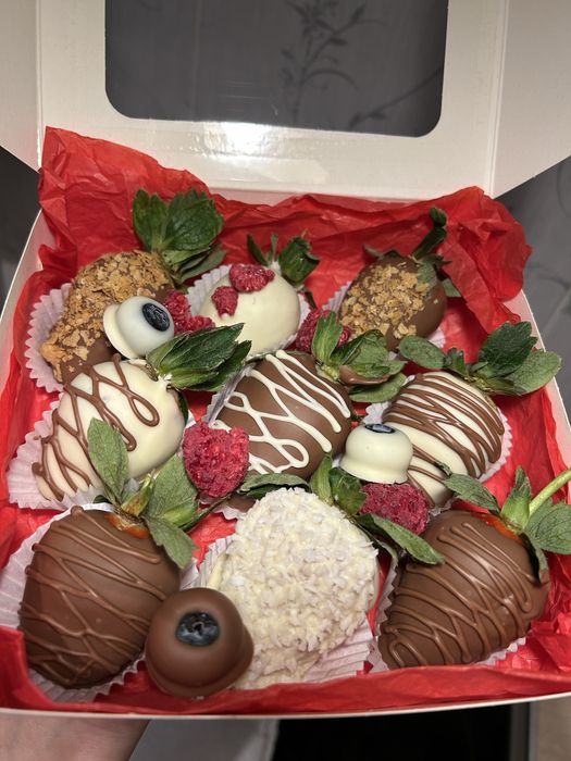 Клубника в шоколаде 9 шт