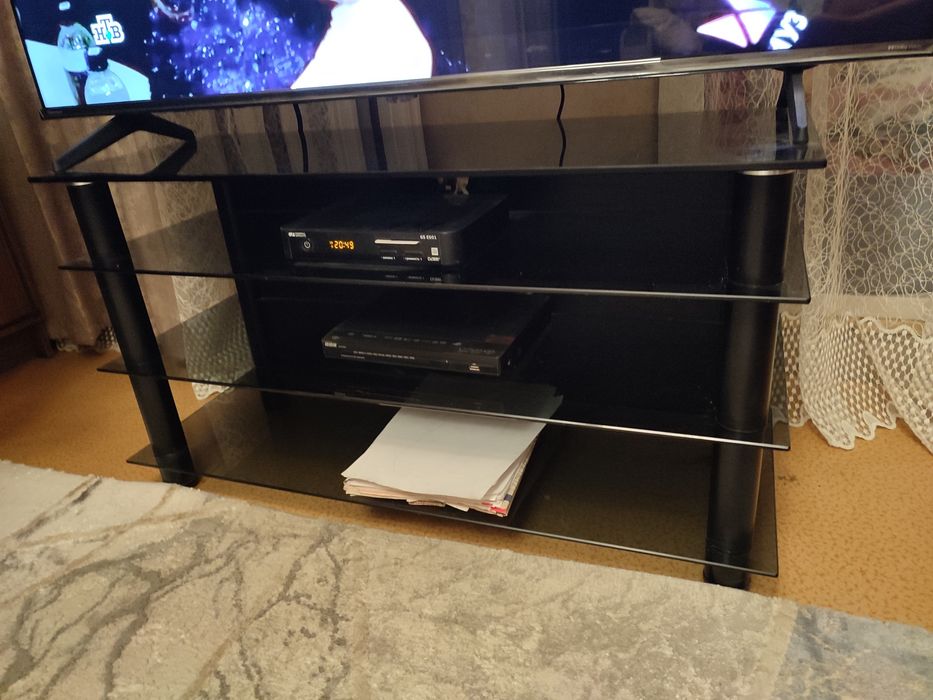 Продам тумбочку под телевизор