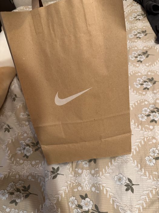 Продается ветровка Nike