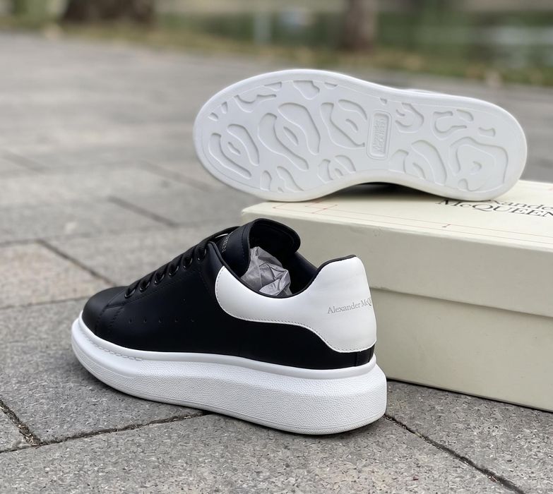 Adidasi Alexander Mcqueen Negru Alb - Full Box