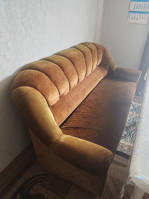 Продам диван в хорошем состояние