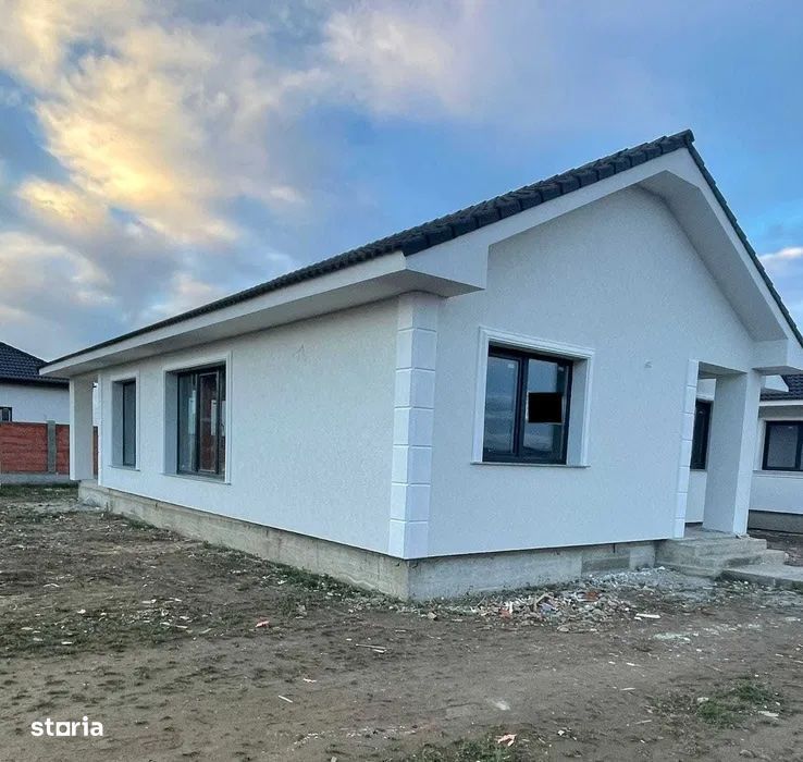 Casǎ nouǎ de vânzare plan Parter Sântandrei