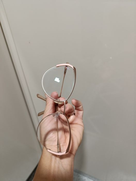 Ochelari de vedere 2+ de aproape