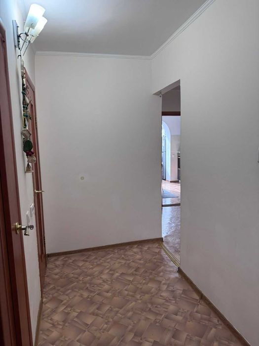 Продам двухкомнатную  квартиру