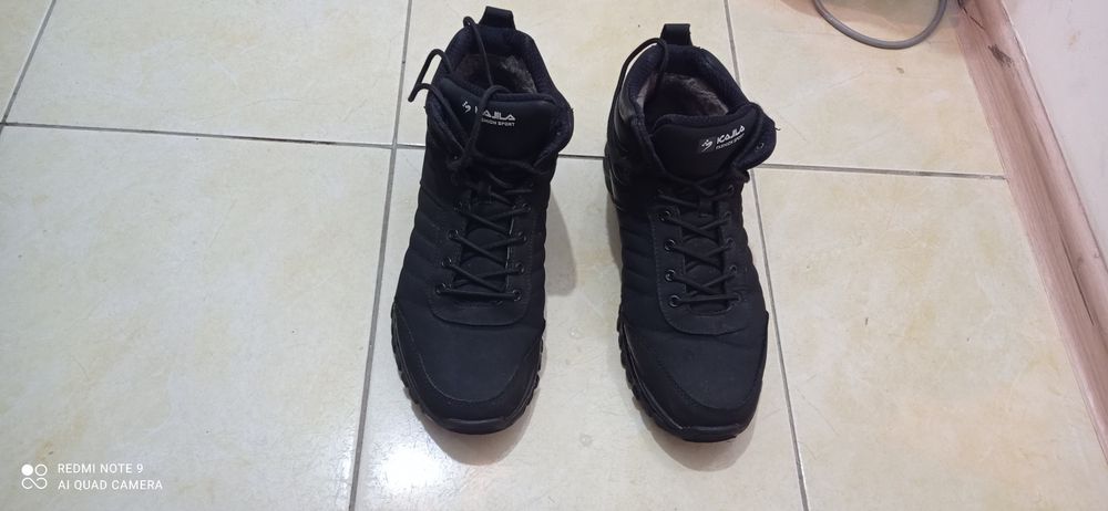 Продается зимние кроссовки Kajila