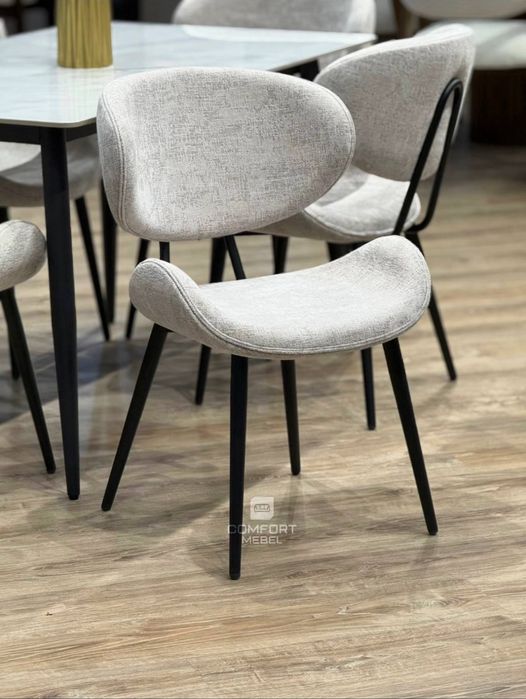 Обеденный стол и стулья по акции