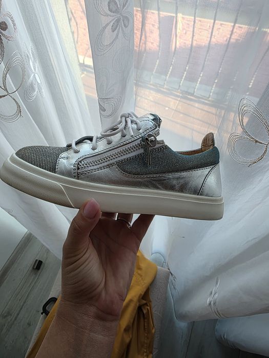 Vand adidasi Giuseppe Zanotti